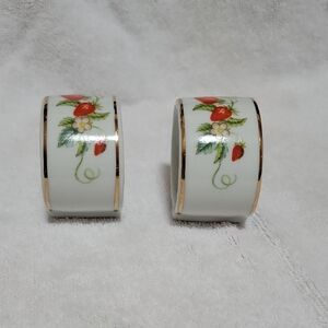 2 avon napkin rings